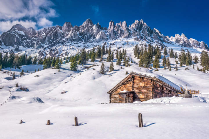 Eingeschneite Bergchalet in Mühlbach am Hochkönig